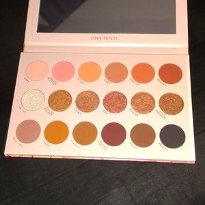 LUNAR BEAUTY NUDE PRISM Eyeshadow Pallette